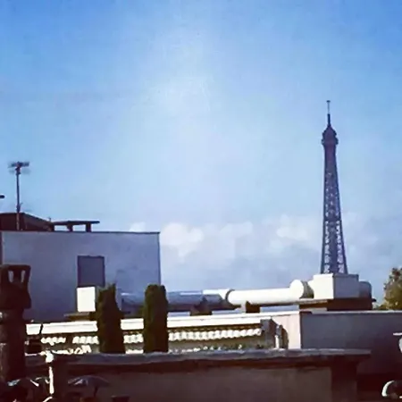 Apartment Avec Vue Sur Tour Eiffel - - 60 M² *